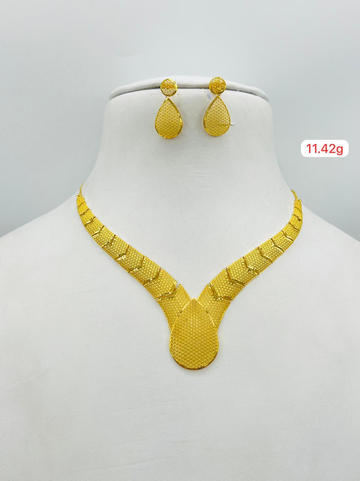 Teardrop Crown Set — V-shaped plate necklace with drop earrings · 11.42g