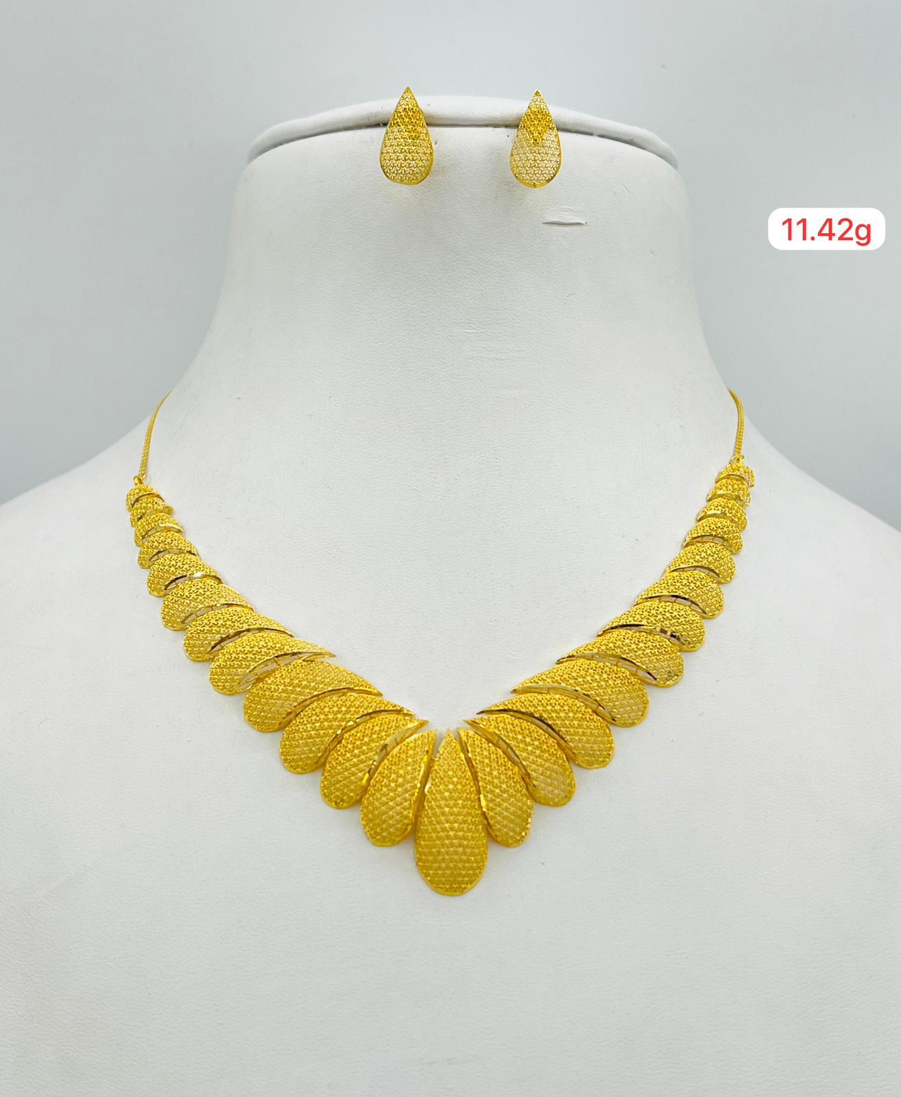 Petal Fan Set — Graduated teardrop panels with stud earrings · 11.42g